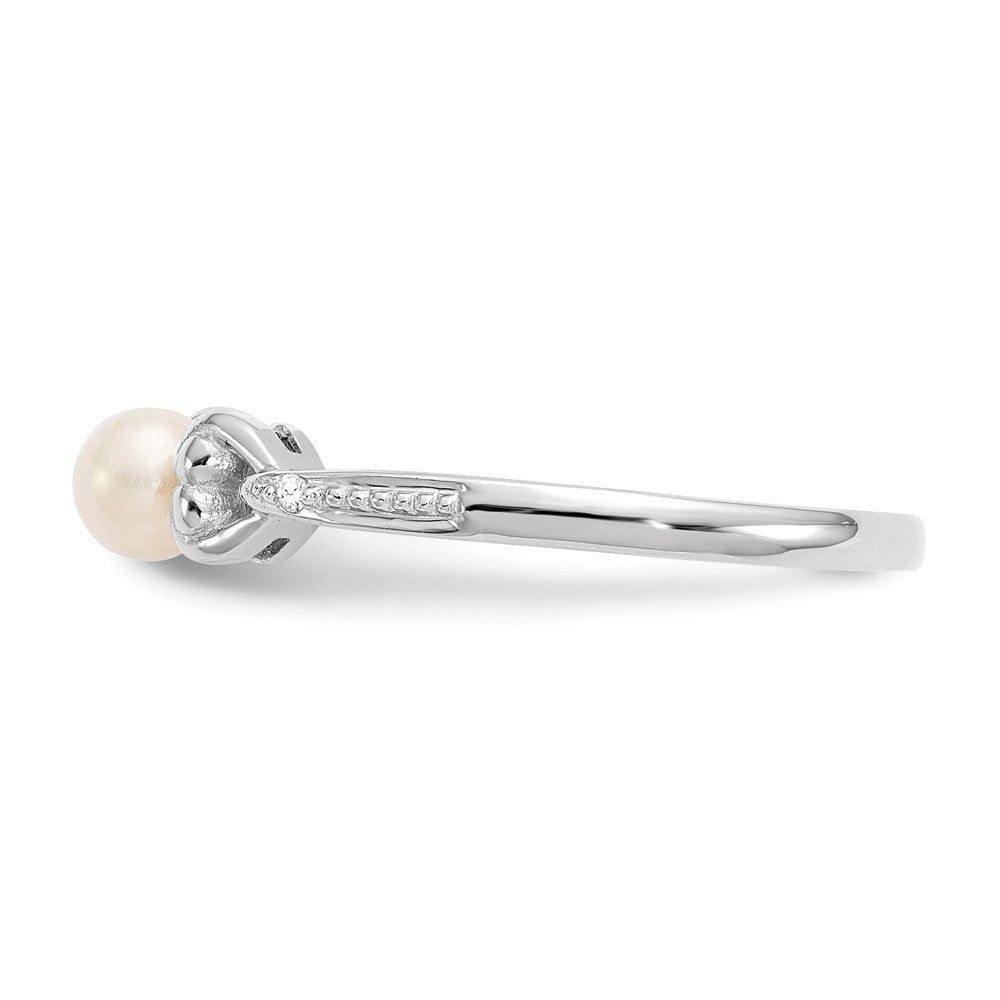 10k White Gold Freshwater Cultured Pearl Diamond Ring, Size: 7