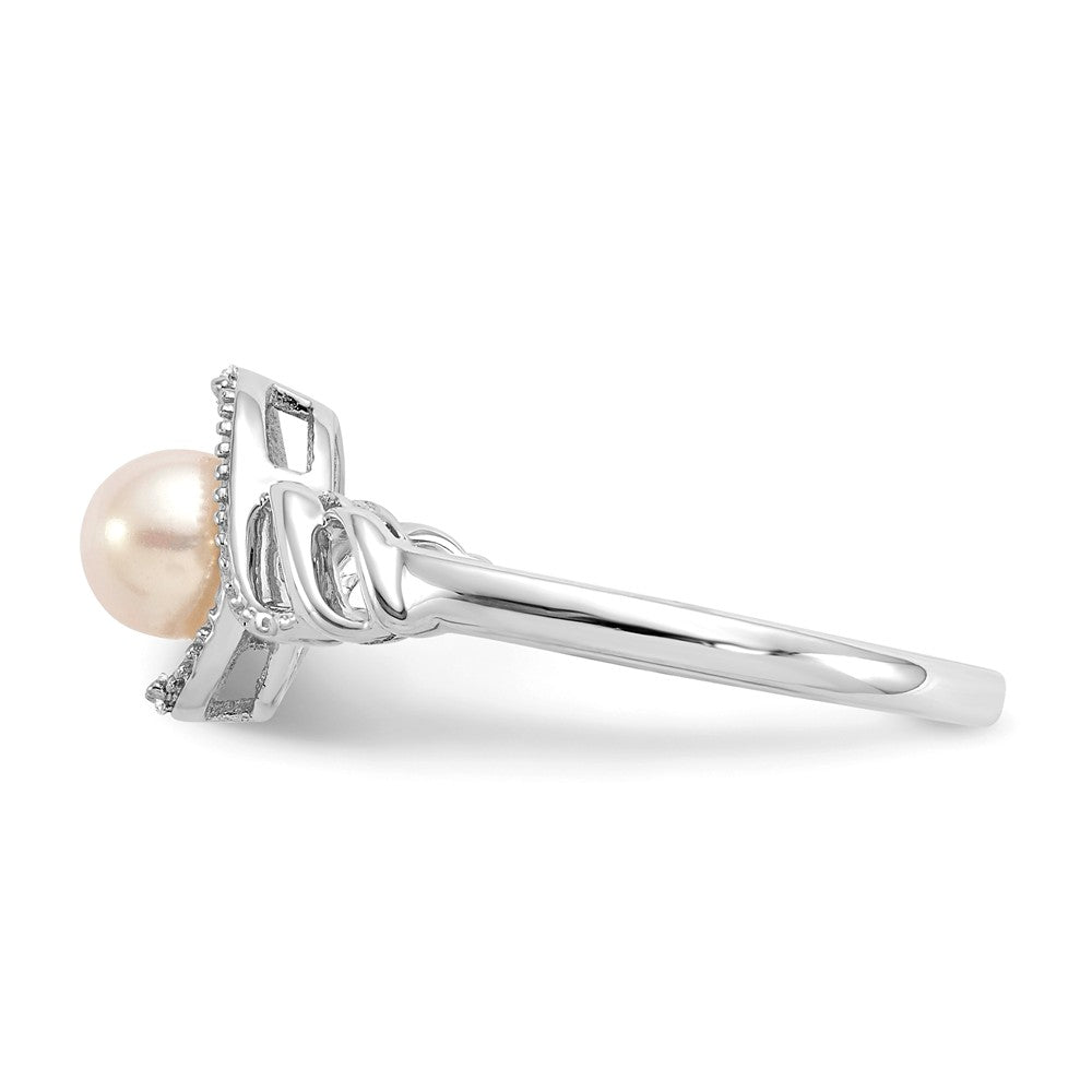 10k White Gold Freshwater Cultured Pearl Diamond Ring, Size: 7