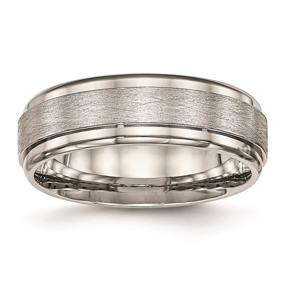Joyería de moda unisex, anillo de acero inoxidable de la marca Chisel con bordes estriados, acabado pulido y cepillado