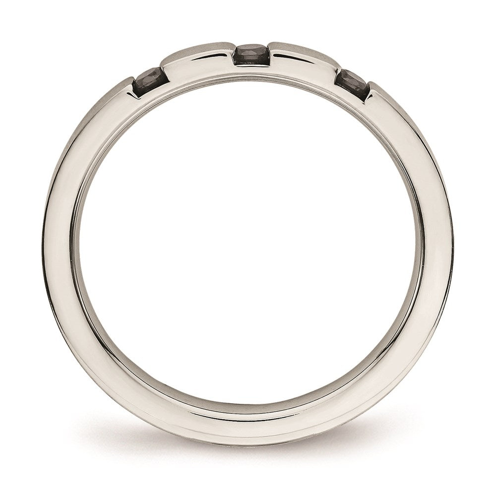 Joyería de moda para mujer, anillo de acero inoxidable pulido de la marca Chisel con 3 piedras de circonita cúbica negra de 2.50 mm