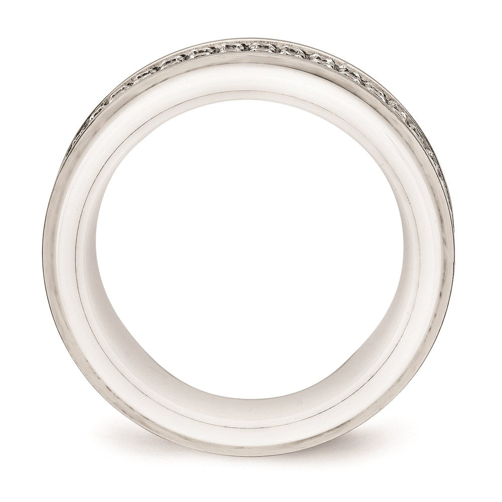 Joyería de moda unisex, anillo de acero inoxidable de la marca Chisel con borde estriado en cerámica blanca pulida y circonita cúbica