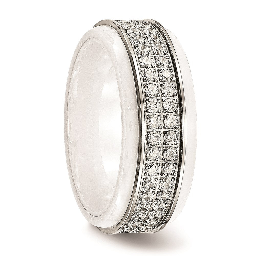 Joyería de moda unisex, anillo de acero inoxidable de la marca Chisel con borde estriado en cerámica blanca pulida y circonita cúbica