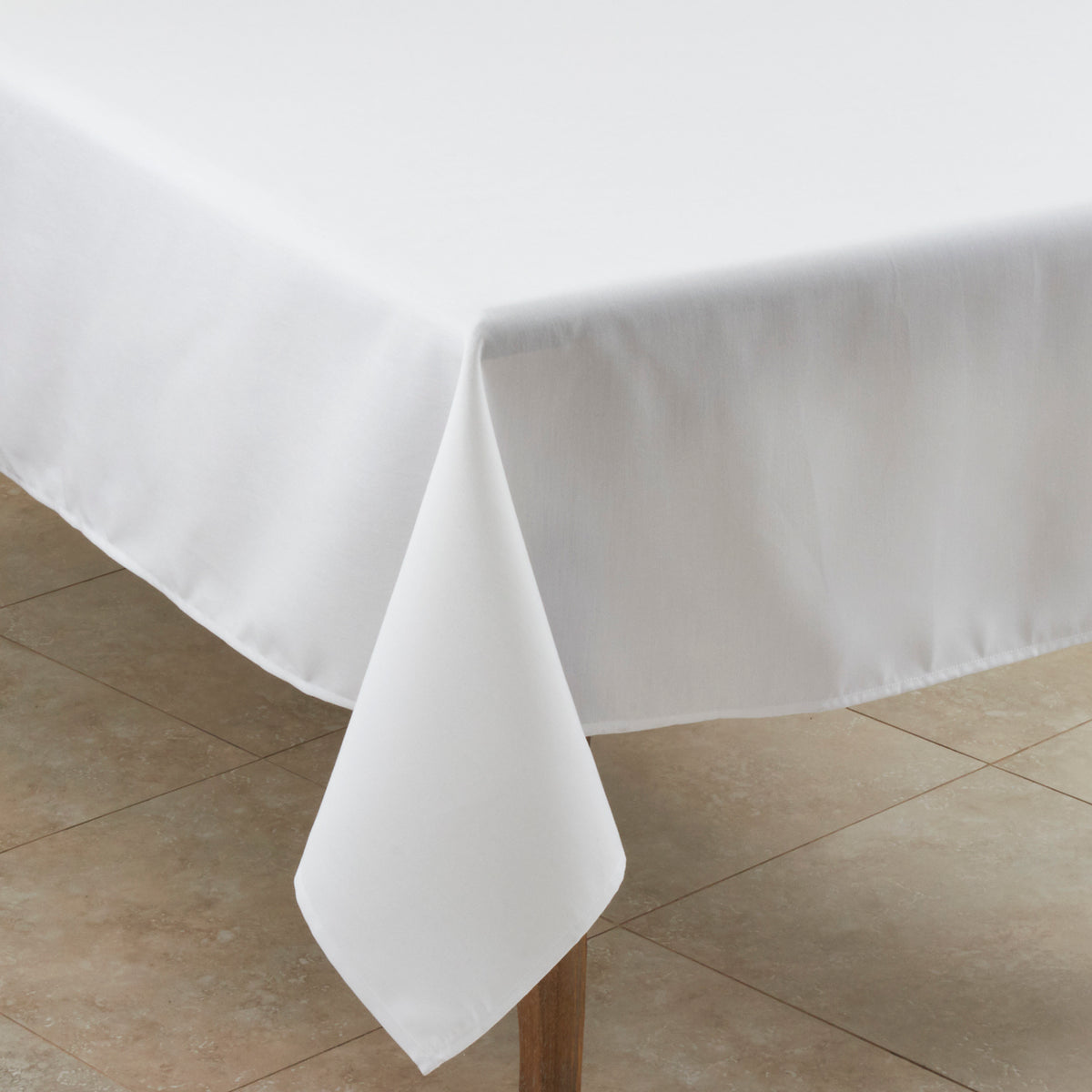 White  Everyday Design Tablecloth  100% polyester