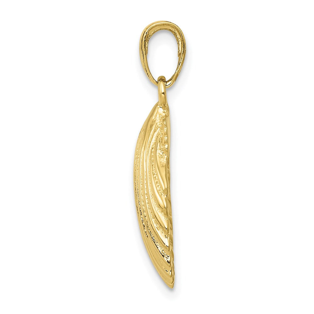 Million Charms 10K Yellow Gold Themed Scallop Shell Pendant