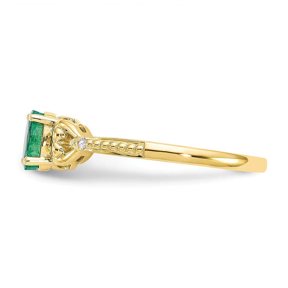 10k Yellow Gold Emerald Diamond Ring, Size: 7