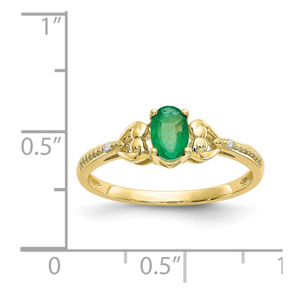 10k Yellow Gold Emerald Diamond Ring, Size: 7