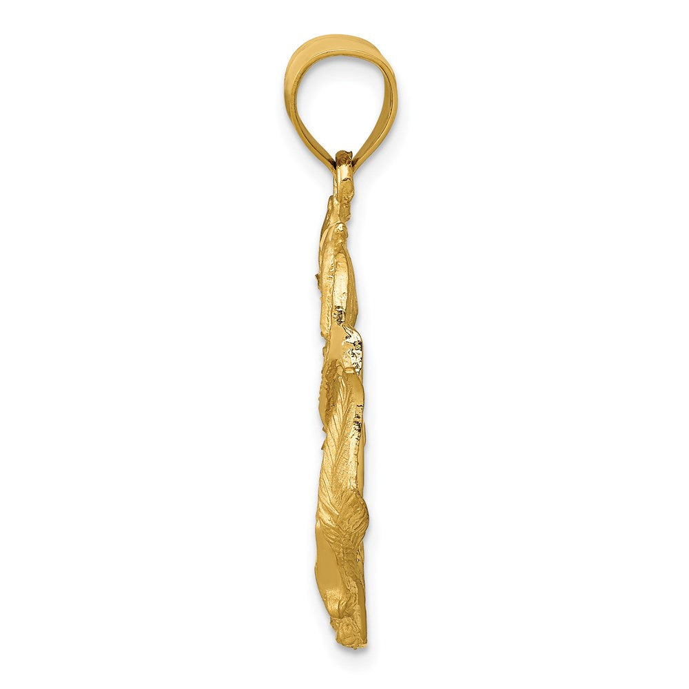 Million Charms 14K Yellow Gold Themed Polished Diamond-Cut Nautical Seahorse With Shell Pendant