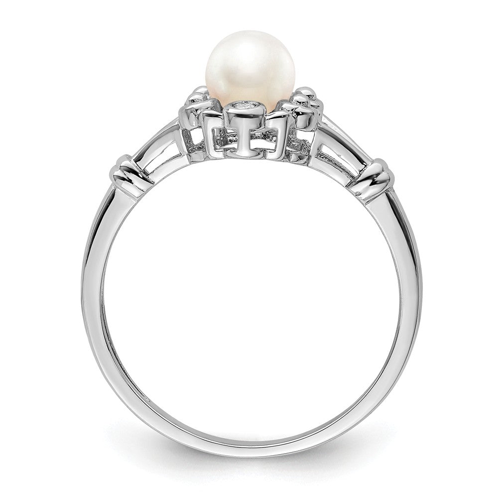 925 Sterling Silver Rhodium-plated Freshwater Cultured Pearl & Diamond Ring, Size: 5