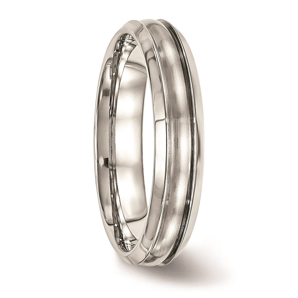 Unisex Fashion Jewelry, Chisel Brand Stainless Steel Brushed and Polished Ridged 5.00mm Ring Band
